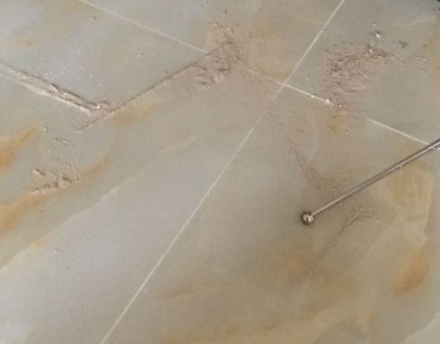 海门瓷砖空鼓维修公司分享粘合剂选择不当在瓷砖铺贴过程中可能导致以下问题