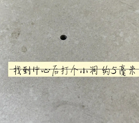 海门瓷砖空鼓维修公司专业解答在瓷砖铺贴过程中，如果砂料搅拌不均匀，将会带来以下问题